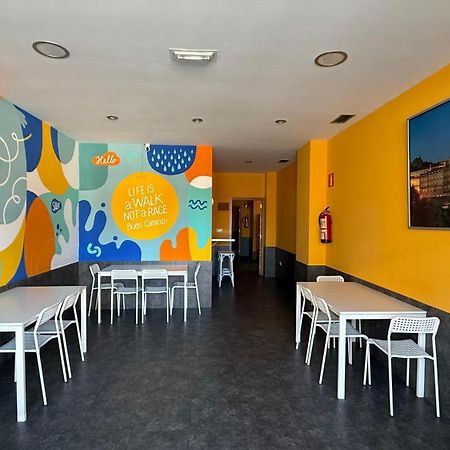 Albergue Lecer Sobrado Porta Luaran gambar