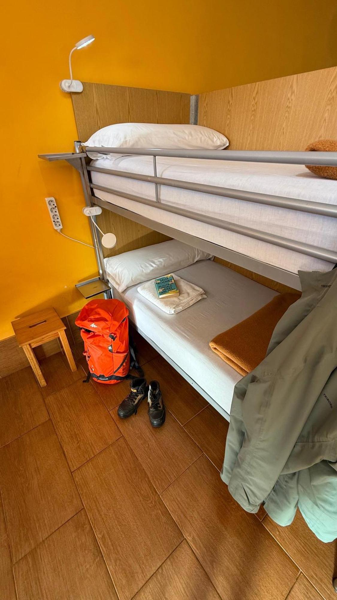 Albergue Lecer Sobrado Porta Luaran gambar