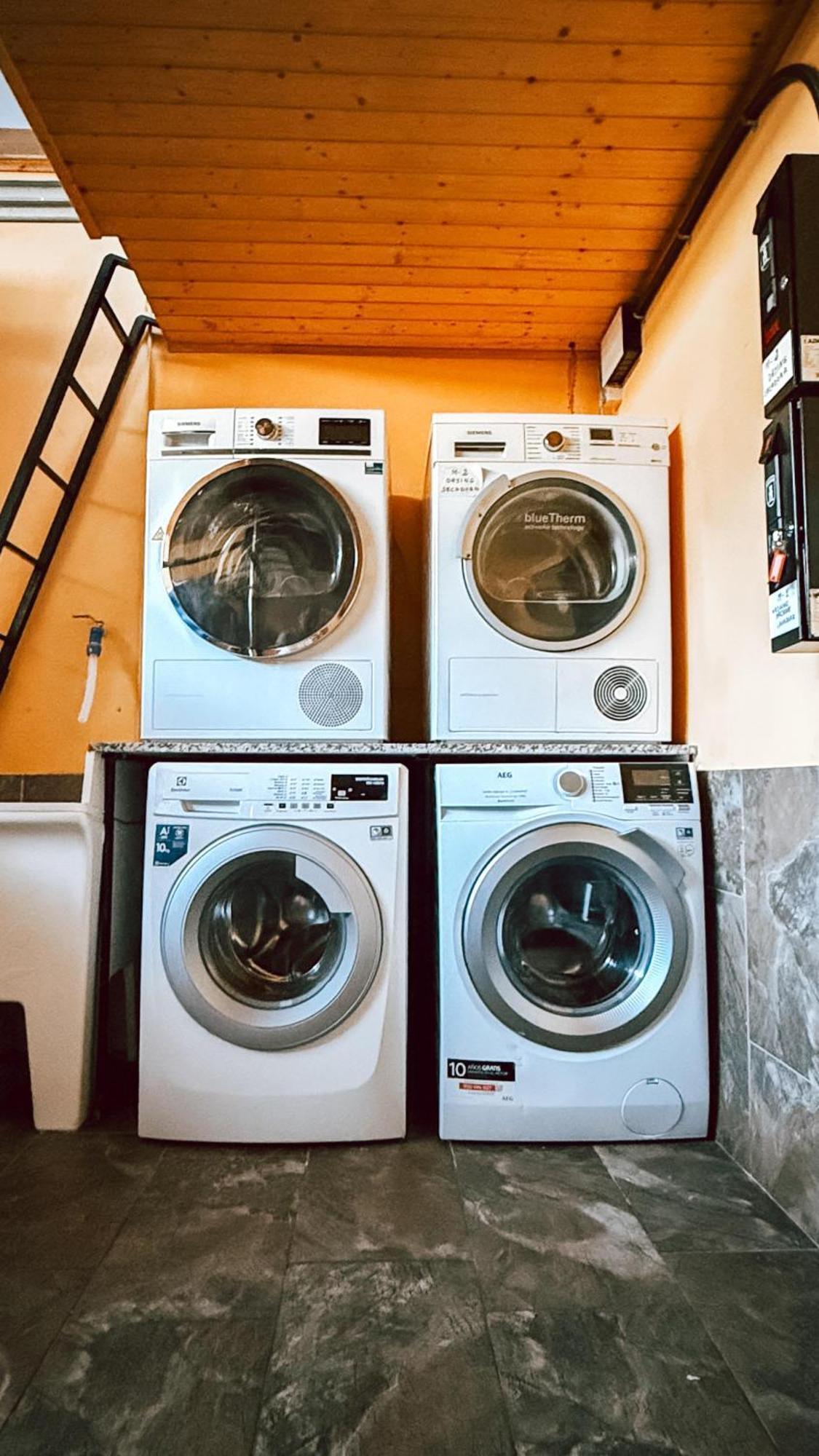Albergue Lecer Sobrado Porta Luaran gambar